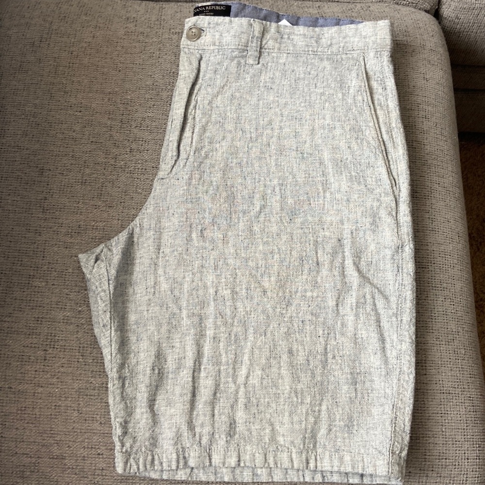 Banana Republic Light Gray Men Shorts Flat Front
